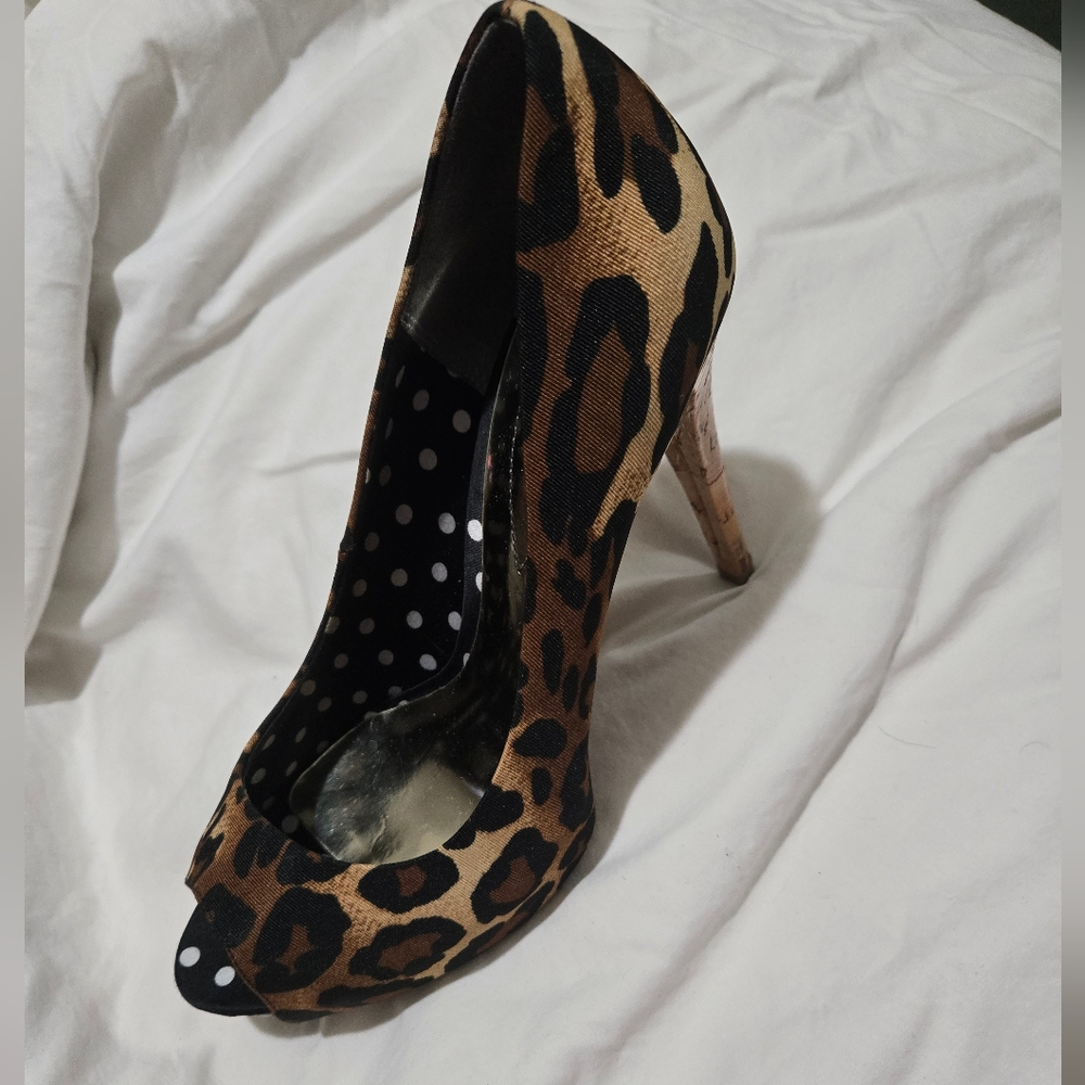 Guess Animal Print Polka Dot Open Toe Heel SZ 9